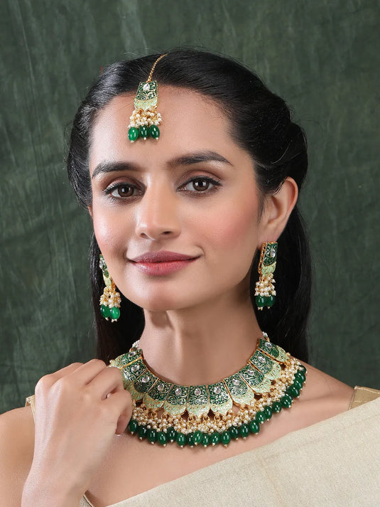 Elegant Kundan Meenakari Necklace - Handcrafted masterpiece featuring intricate designs and vibrant colors. Elevate your style with this stunning piece from StileAdda