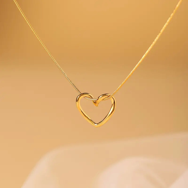 Antitarnish Heart Shaped Pendant Necklace