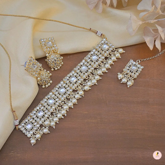 Zoyla Kundan Choker with Jhumkas and Tikka