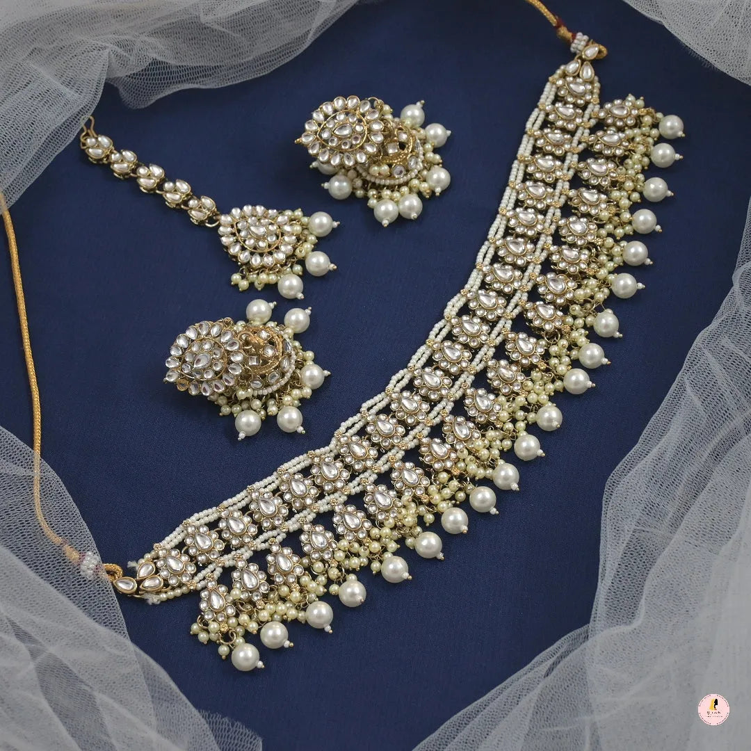 Gurleen Antique Tone Kundan Jewellery Set