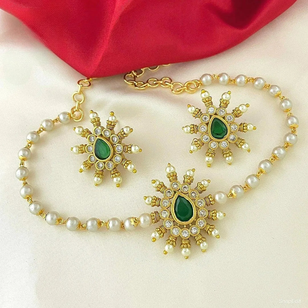 Aradhna Elegant Kemp Jewellery Set