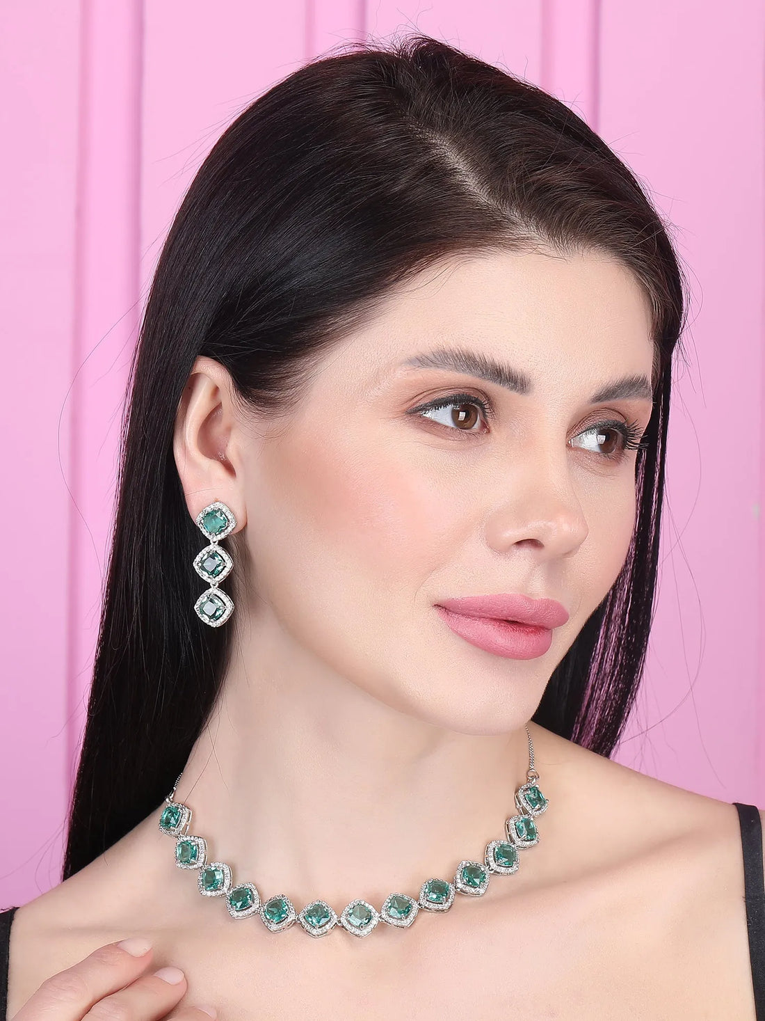 Eternal Sparkle: Glamour Crystral Green AD Sleek Necklace