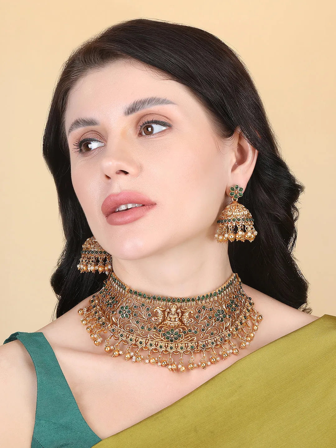 Luxurious Filigree Green Temple Choker Set