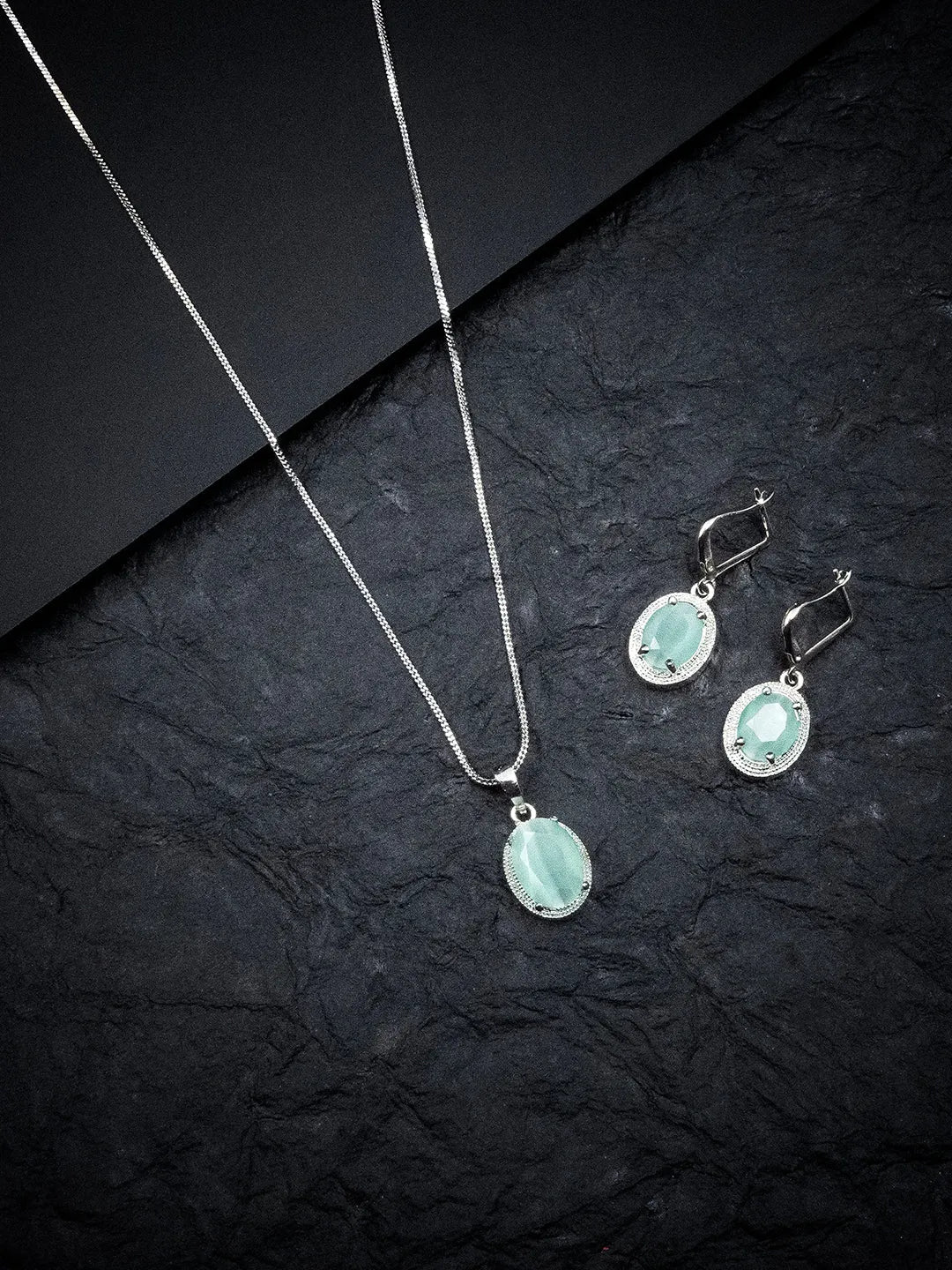 Exotic Classy Rhodium Plated Turquoise Hue Pendant Set