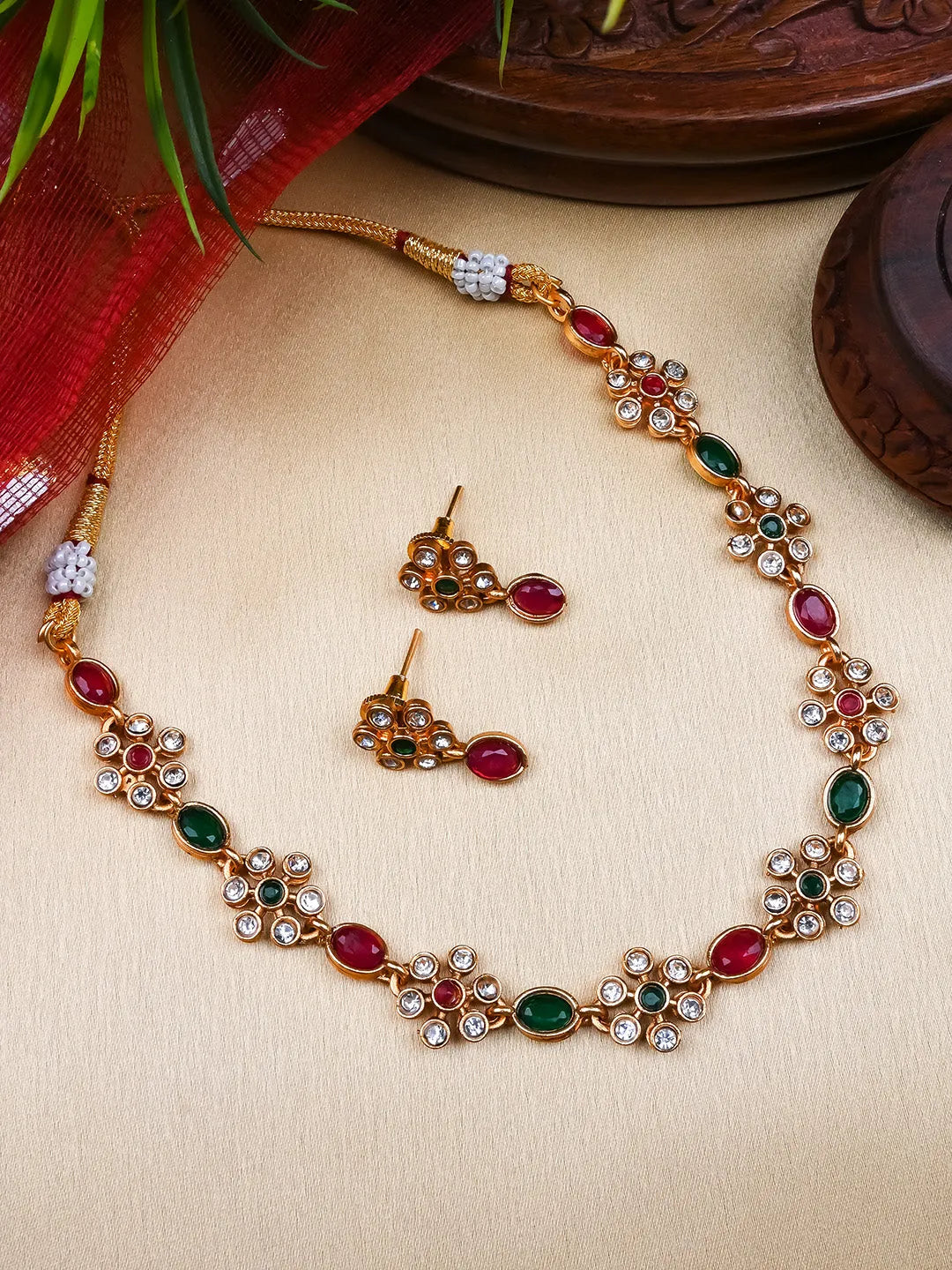 Ruby Green Kemp Studded Sleek Flower Necklace Set