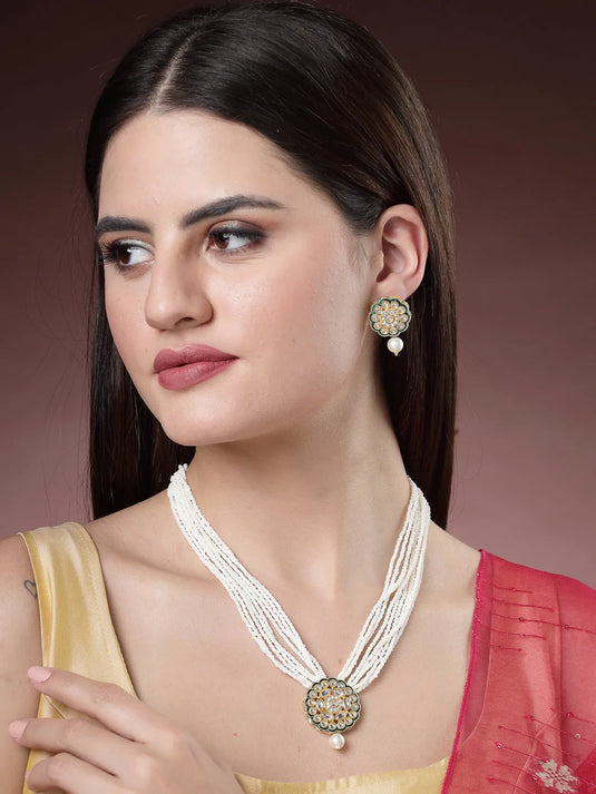 White &amp; Gold-Plated Kundan &amp; Pearl Jewellery Set