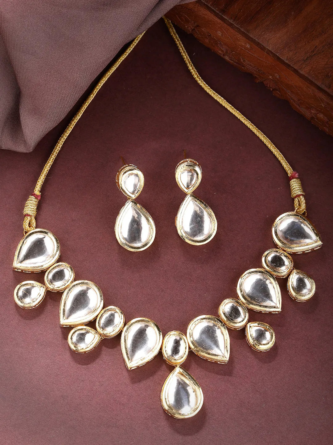 Gold Kundan-Studded Handcrafted Jewellery Set