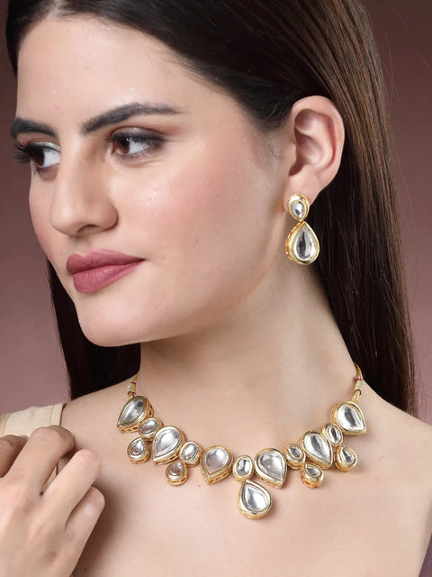 Gold Kundan-Studded Handcrafted Jewellery Set