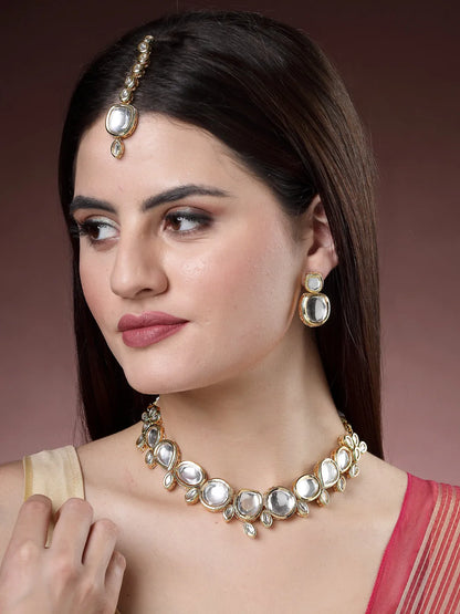 Gold Kundan-Studded Necklace and Earrings with Mang Tikka