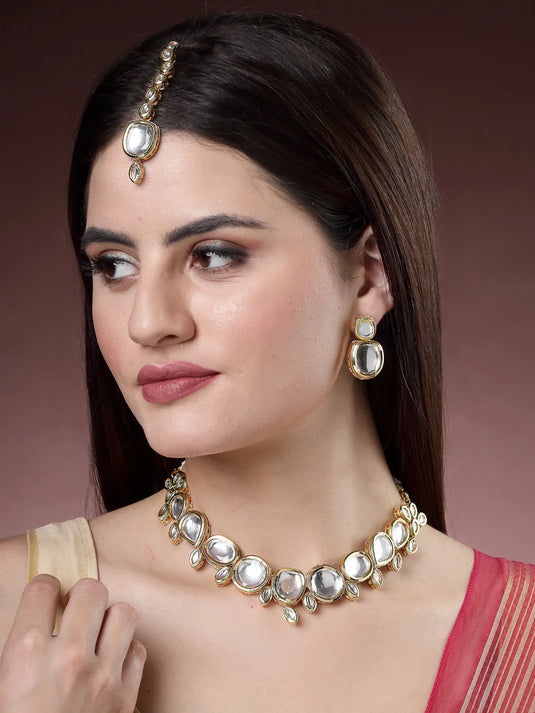 Gold Kundan-Studded Necklace and Earrings with Mang Tikka