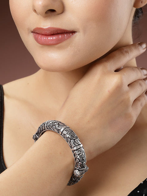 Women Silver-Toned German Silver Oxidised Kada Bangle