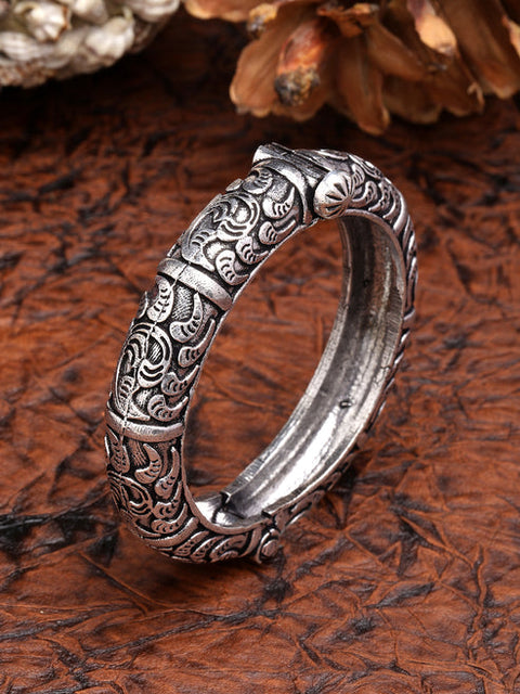 Women Silver-Toned German Silver Oxidised Kada Bangle