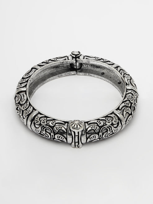 Women Silver-Toned German Silver Oxidised Kada Bangle