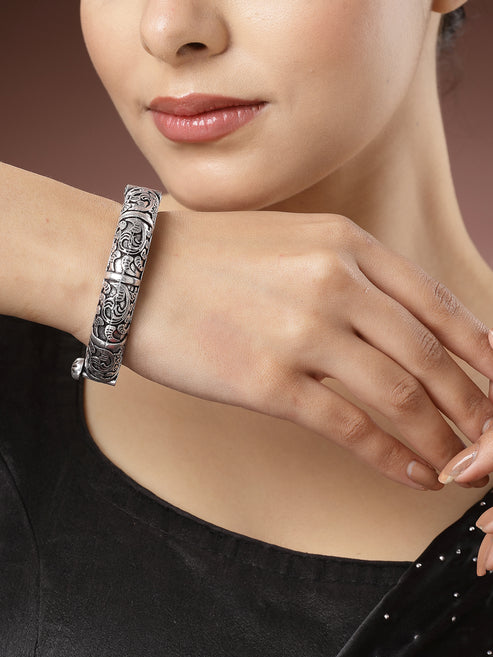 Women Silver-Toned German Silver Oxidised Kada Bangle