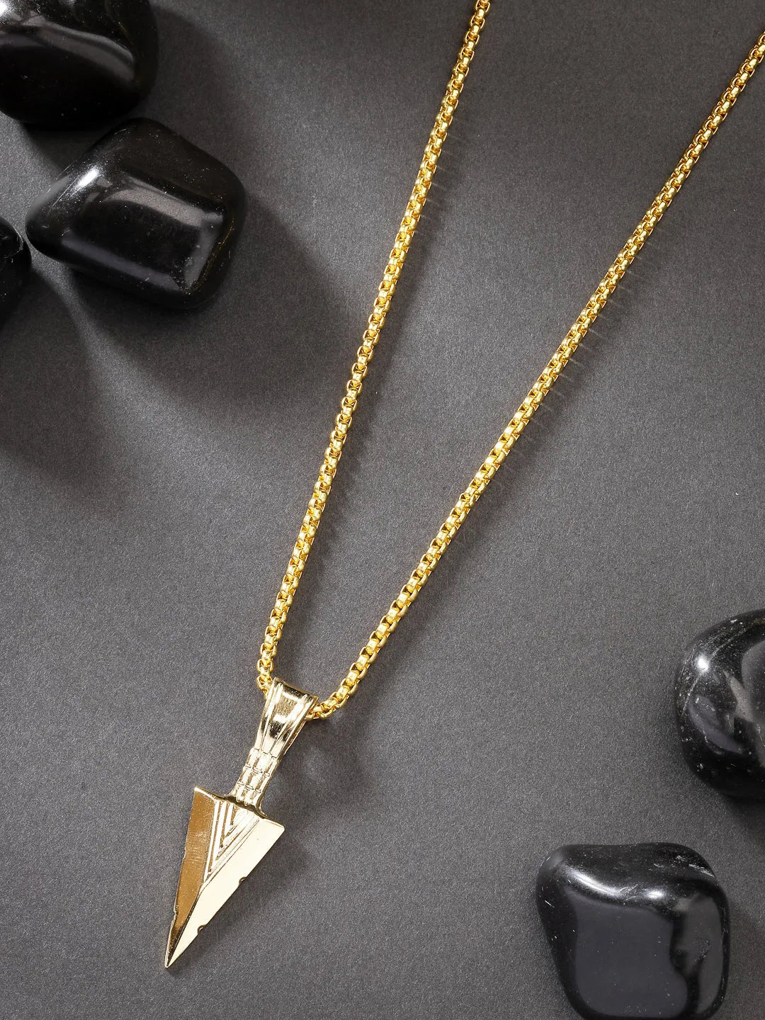 Men Gold-Plated Arrow-Shaped Pendant With Chain