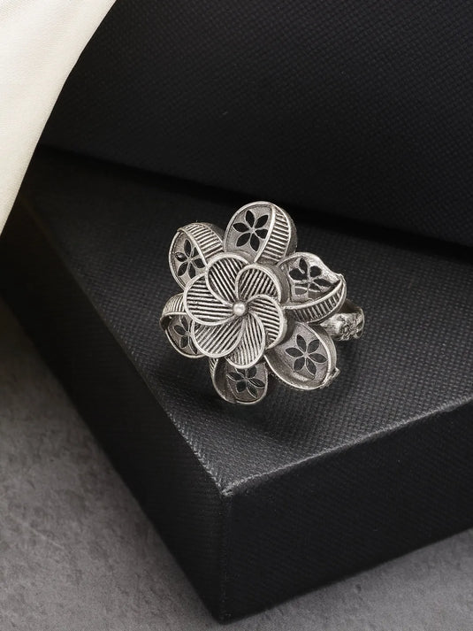 Silver-Toned Floral Shape Adjustable Finger Ring