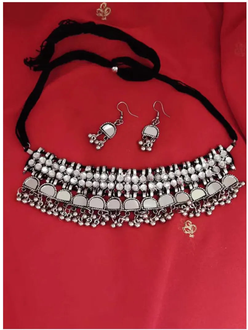 Silver-Plated Stone Studded &amp; Beaded Jewellery Set Samridhi DC