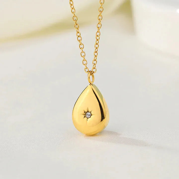 18K Waterproof Gold Plated Star Necklace Pearly Palace