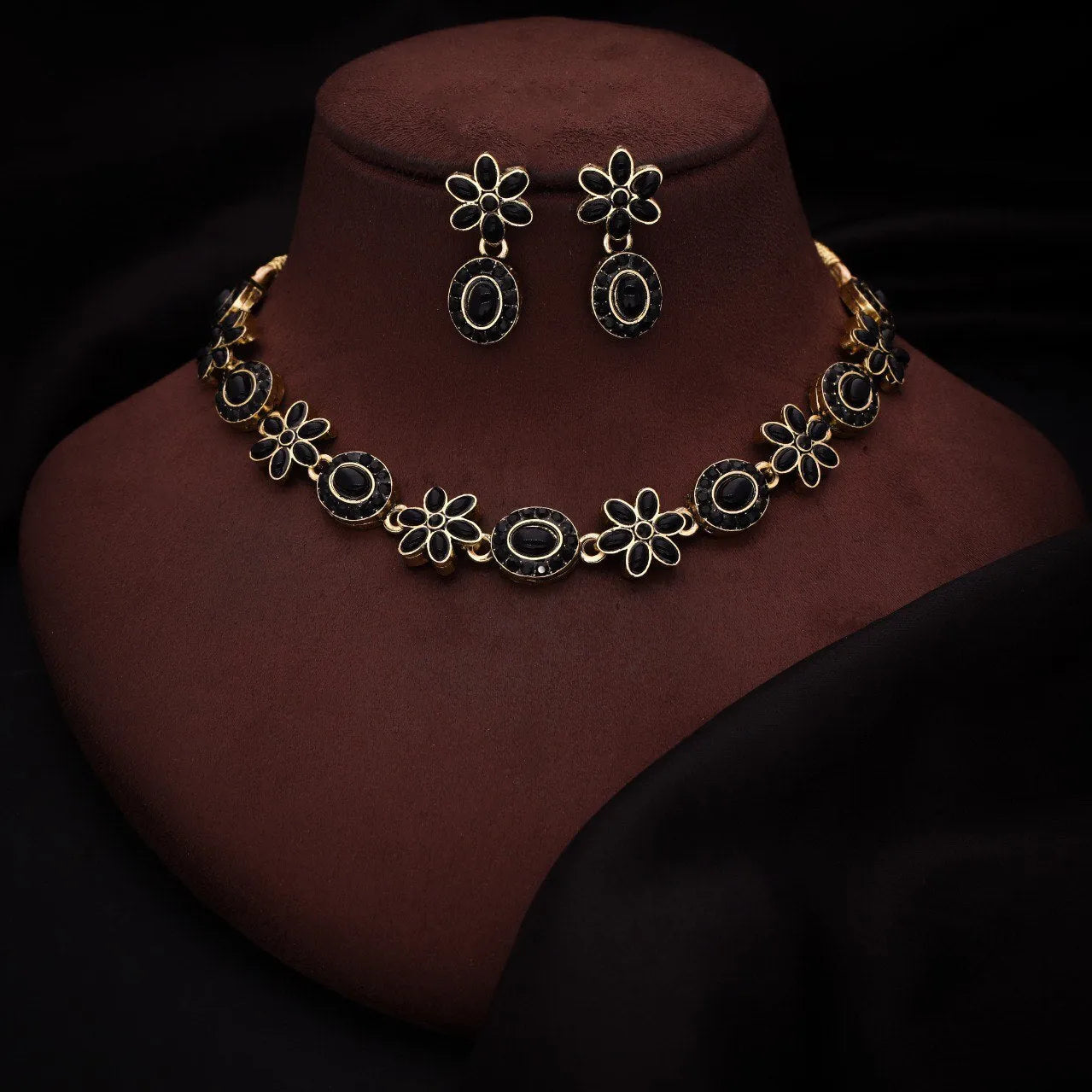 latest necklace Set