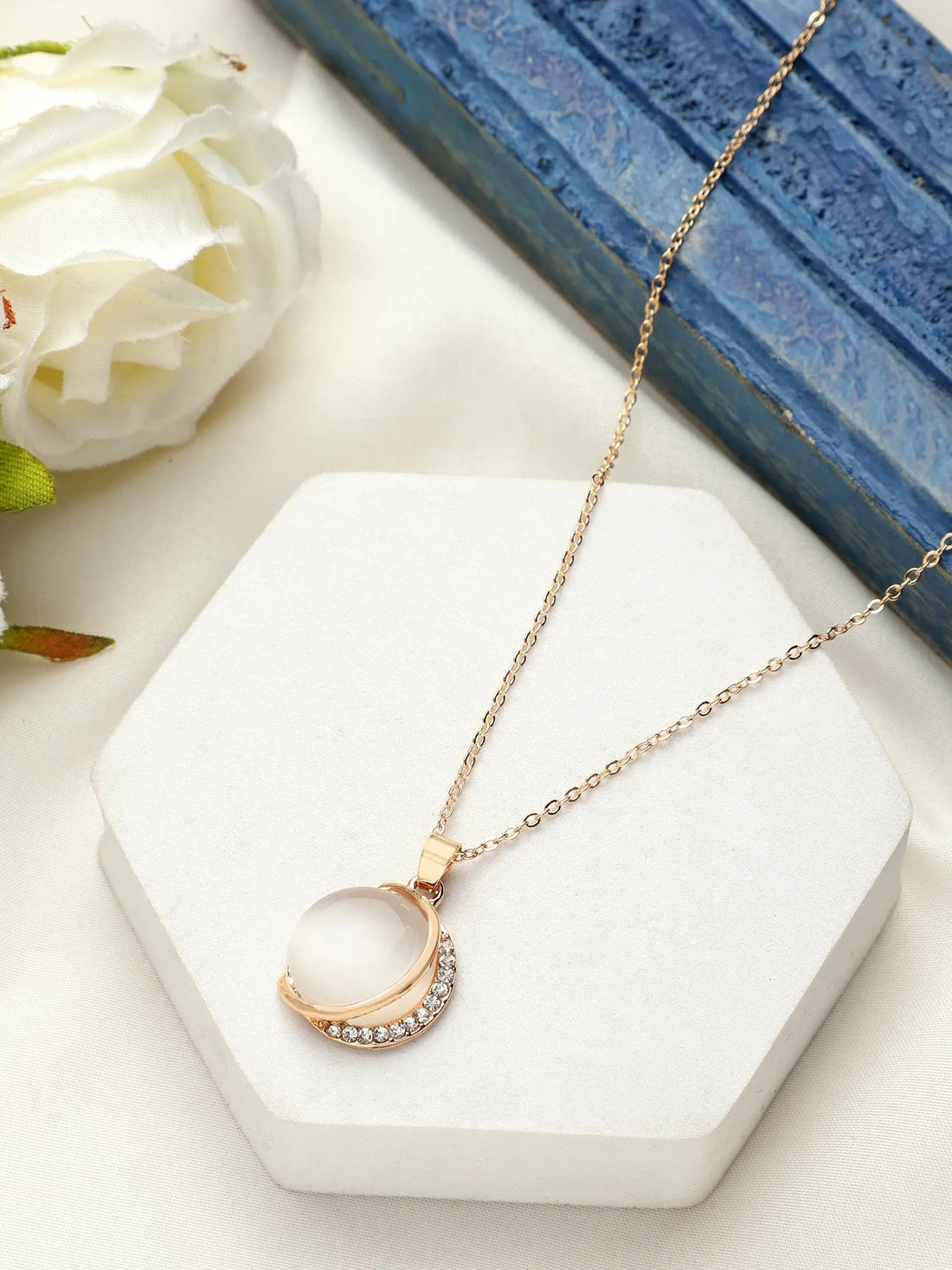 New Korean Design Circular Moonstone Décor Necklace For Women &amp; Girls Beads Gold-Plated Plated Alloy Necklace Destiny Jewels