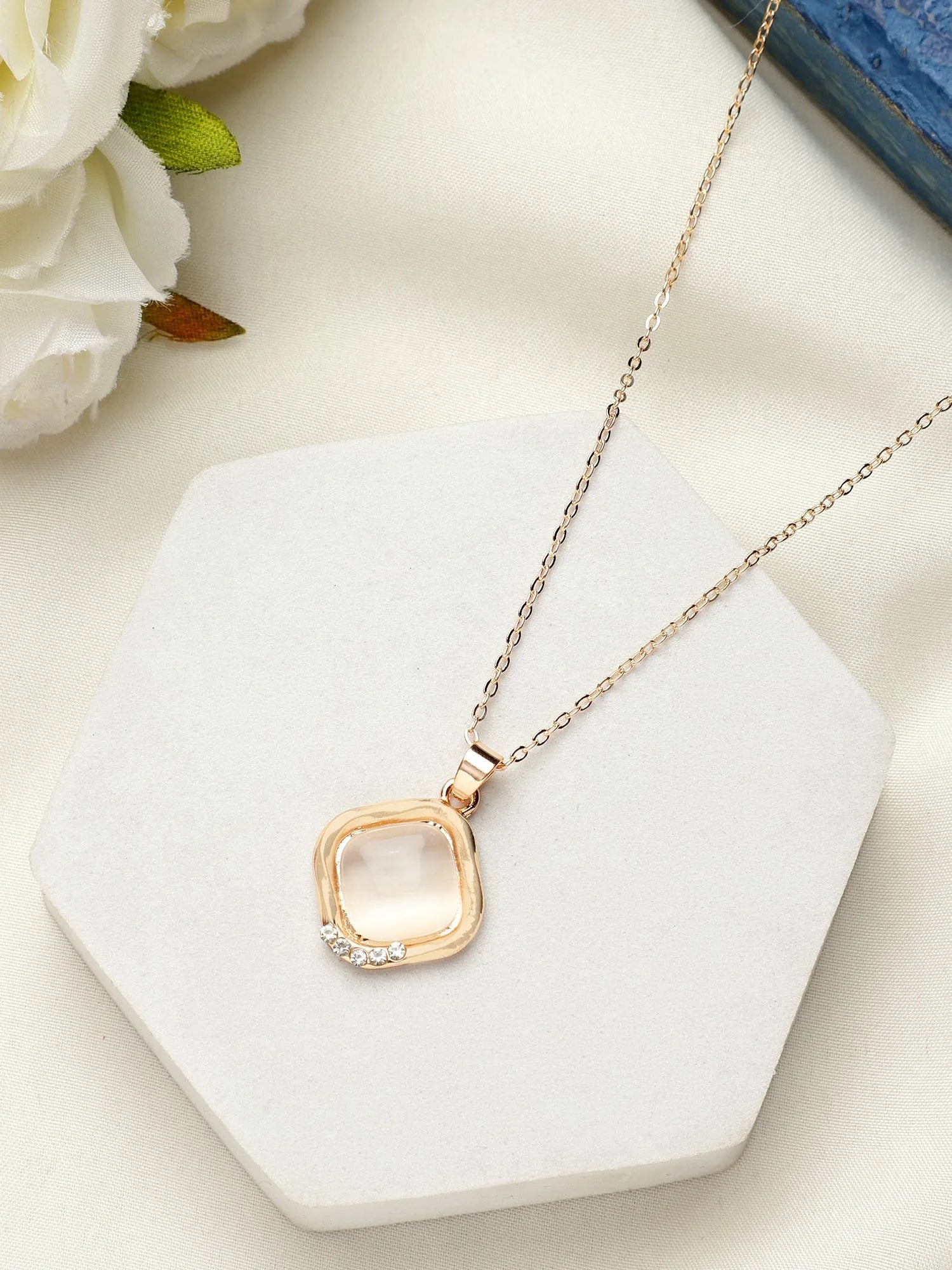 Korean Design Stone Décor Simple Square Shell Pendant Necklace For Women &amp; Girls Beads Gold-Plated Plated Alloy Necklace Destiny Jewels